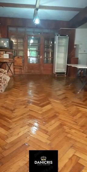 Casă cu 6 camere cu Teren 502 Mp în Central