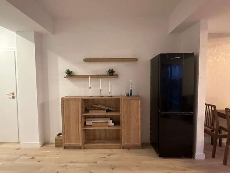 Apartament cu 2 camere semidecomandat, mobilat în Străulești