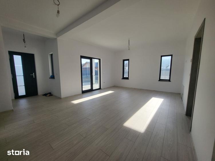 Casă cu 3 camere cu Teren 270 Mp în Hemeiuș