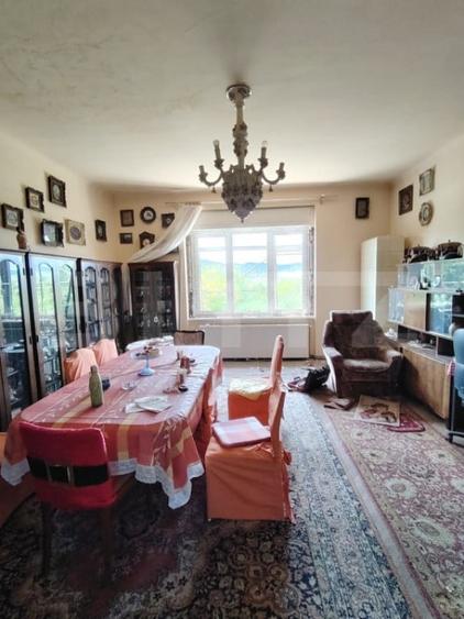 Casă cu 4 camere cu Teren 350 Mp în Central
