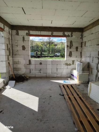 Casă cu 4 camere cu Teren 3500 Mp în Șoimuș