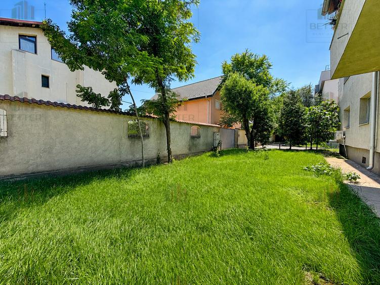 Apartament cu 4 camere decomandat în Central