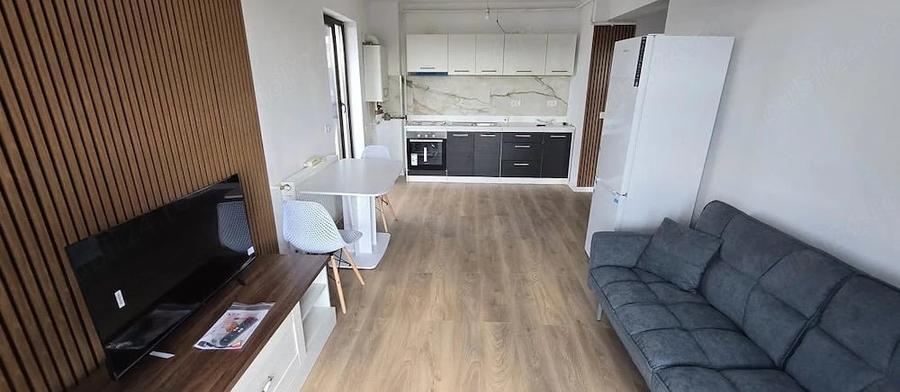 Apartament cu 2 camere semidecomandat în Roșu