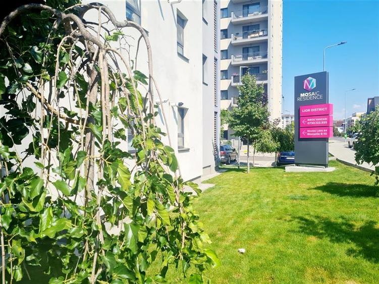 Apartament cu 2 camere decomandat în Tractorul