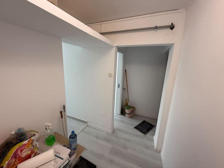 Apartament cu 3 camere semidecomandat în Tomis Nord