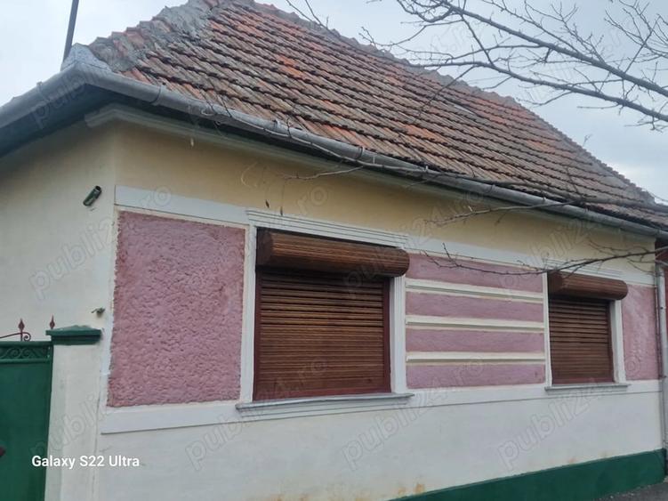 Casă cu 2 camere cu Teren 1200 Mp în Central