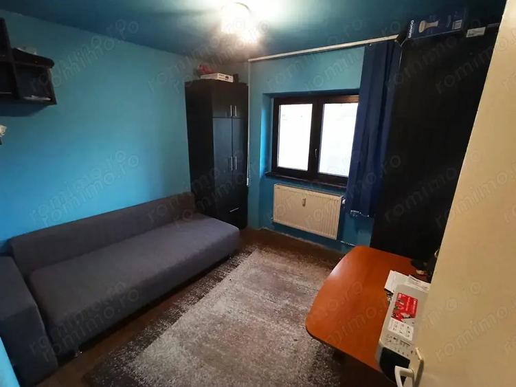 Apartament cu 2 camere semidecomandat în Girocului