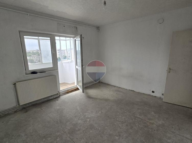 Apartament cu 3 camere decomandat în Berceni