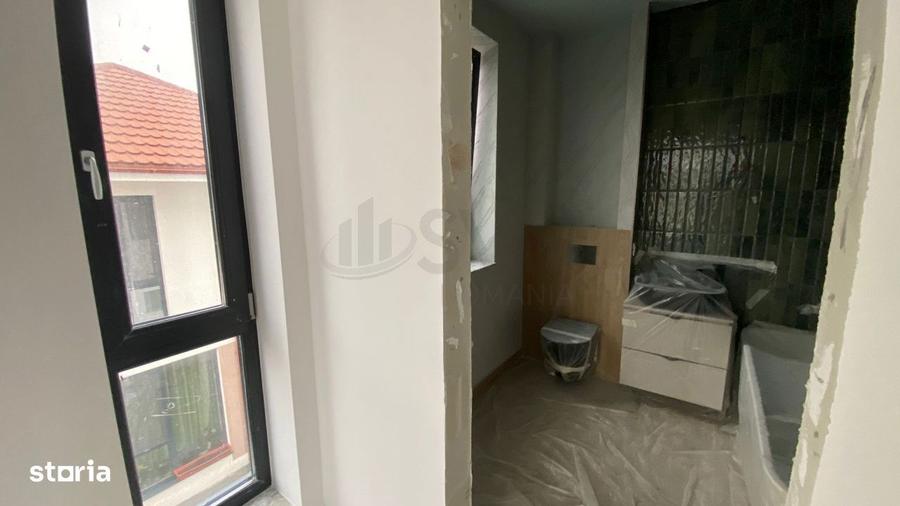 Casă cu 5 camere cu Teren 370 Mp în Mogoșoaia