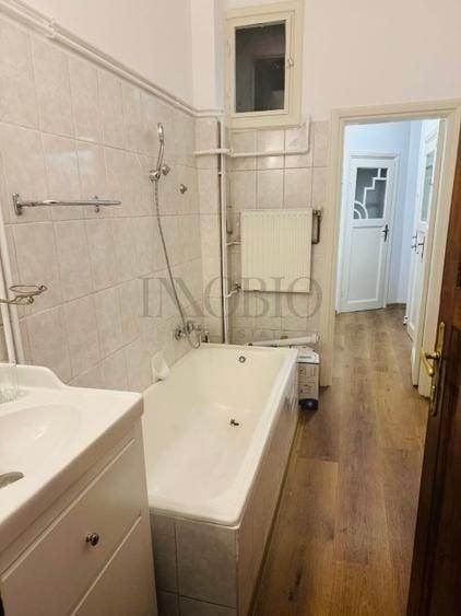 Apartament cu 5 camere decomandat în Dorobanți