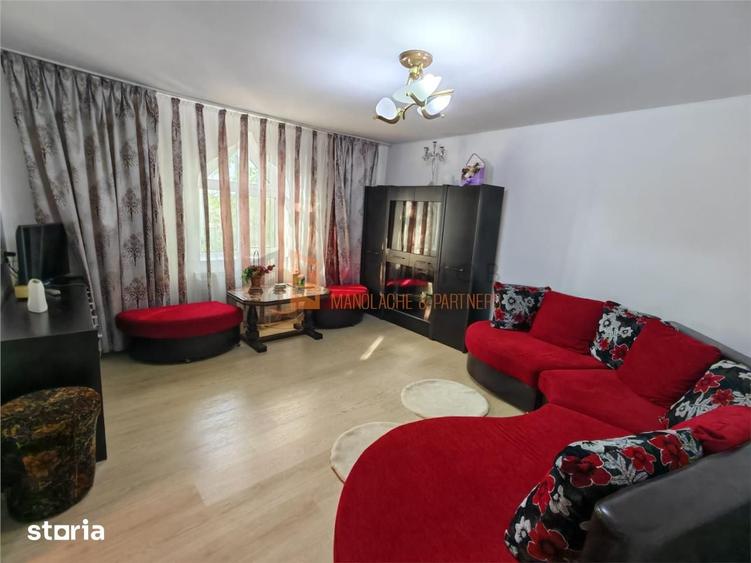 Casă cu 6 camere decomandat cu Teren 800 Mp în Vadu Pașii