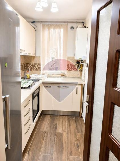 Apartament cu 2 camere semidecomandat, mobilat în Central
