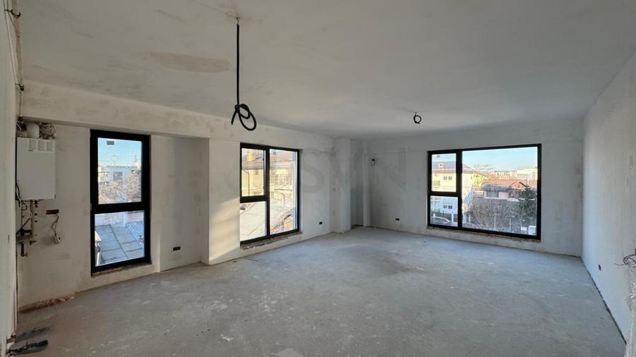 Apartament cu 3 camere decomandat în Aviației