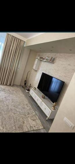 Apartament cu 3 camere în Palazu Mare