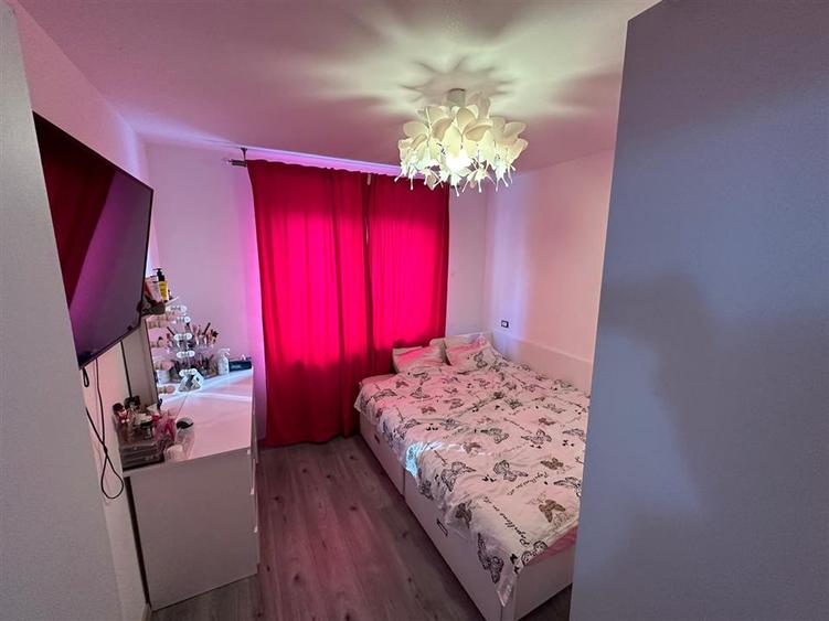 Apartament cu 3 camere semidecomandat în Zimbru