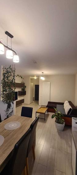 Apartament cu 3 camere decomandat în Florești