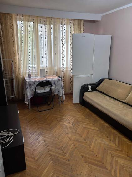 Garsonieră decomandată în Micro 19