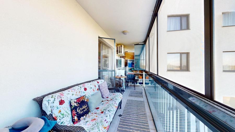 Apartament cu 4 camere semidecomandat, mobilat în Băneasa