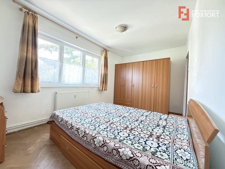 Apartament cu 3 camere semidecomandat, mobilat în Dacia