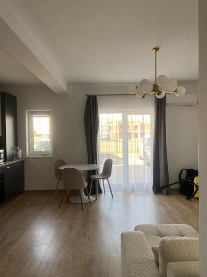 Apartament cu 2 camere decomandat în Torontalului