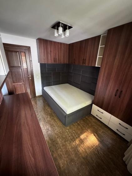 Apartament cu 4 camere semidecomandat, mobilat în Ostroveni