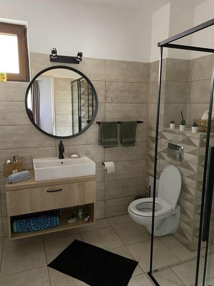 Casă individuală cu 4 camere cu Teren 350 Mp în Bariera Vâlcii