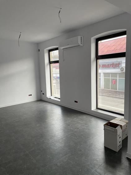 Spațiu comercial, de 50 mp, în Central