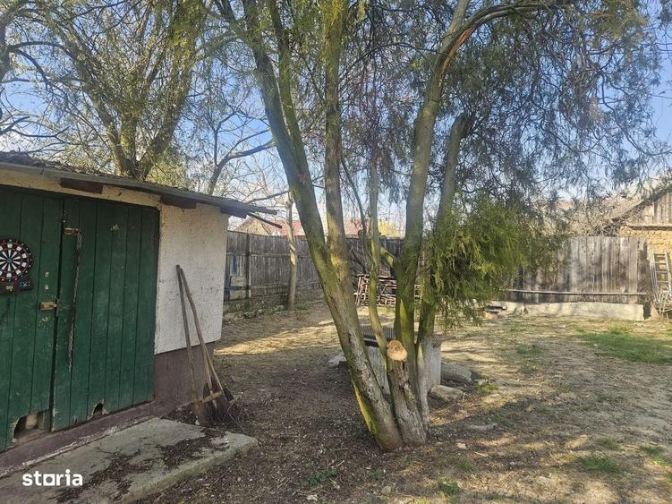 Casă cu 3 camere în Sălard
