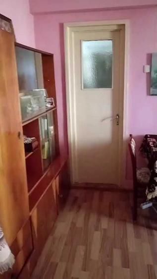 Apartament cu 3 camere nedecomandat în Coman