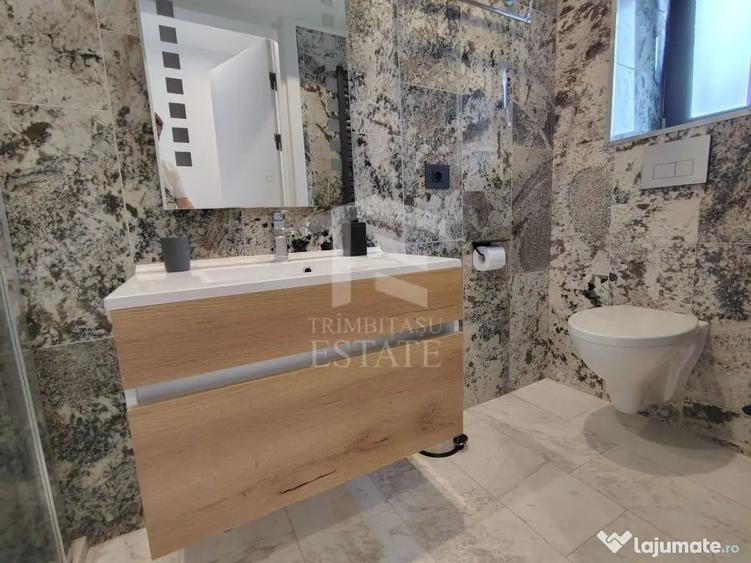 Apartament cu 3 camere decomandat în Piața