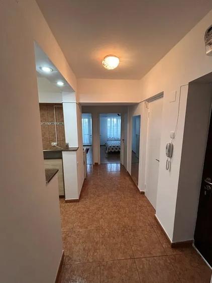 Apartament cu 3 camere decomandat, mobilat în Bucur Obor
