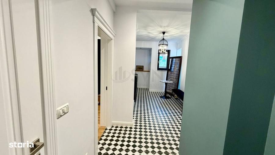 Apartament cu 4 camere decomandat în Calea Victoriei