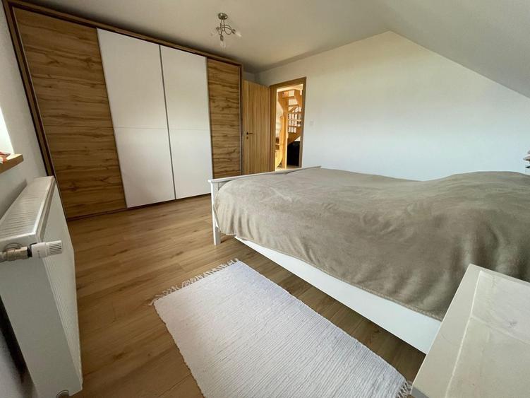 Apartament cu 3 camere, mobilat în Moșnița Nouă