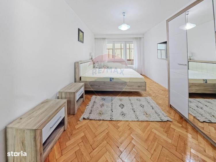 Apartament 4 camere in centrul Bacaului - Ocazie rara! - 1