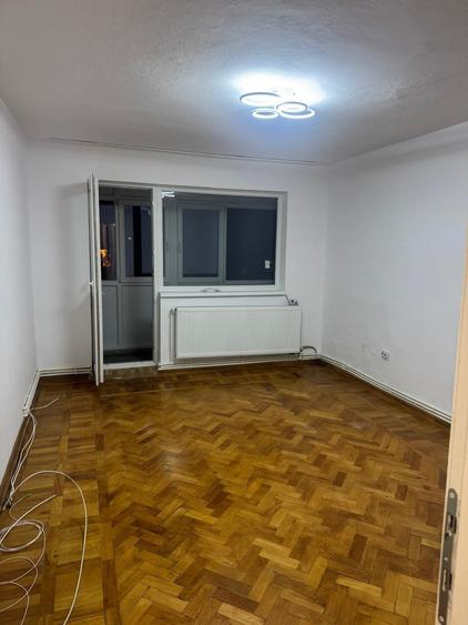 Apartament cu 2 camere decomandat în Crâng