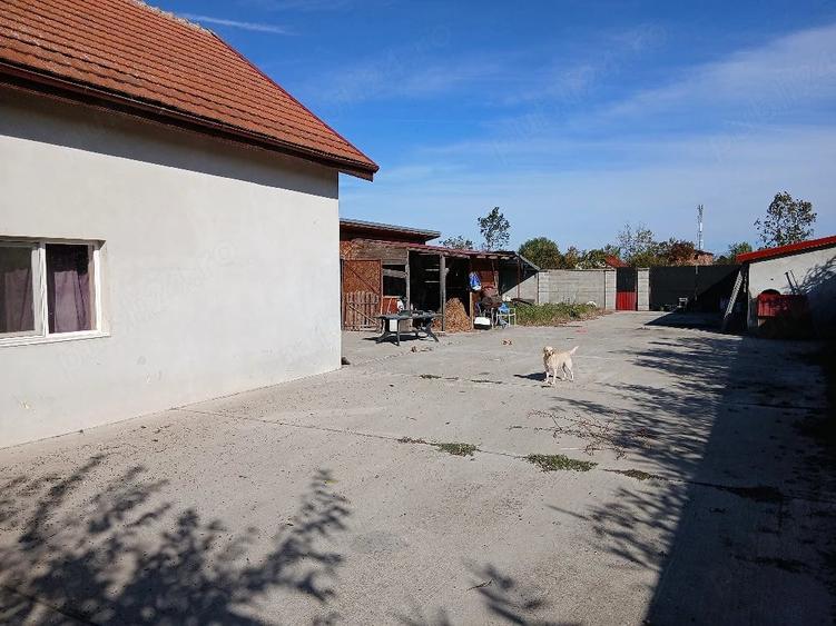 Casă cu Teren 1400 Mp în Tormac