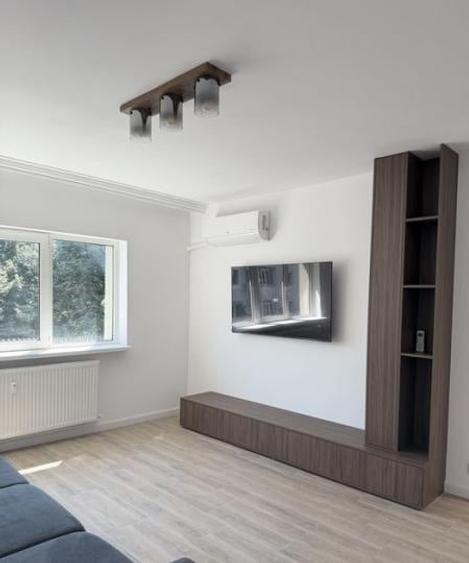 Apartament cu 3 camere decomandat, mobilat în Aviației
