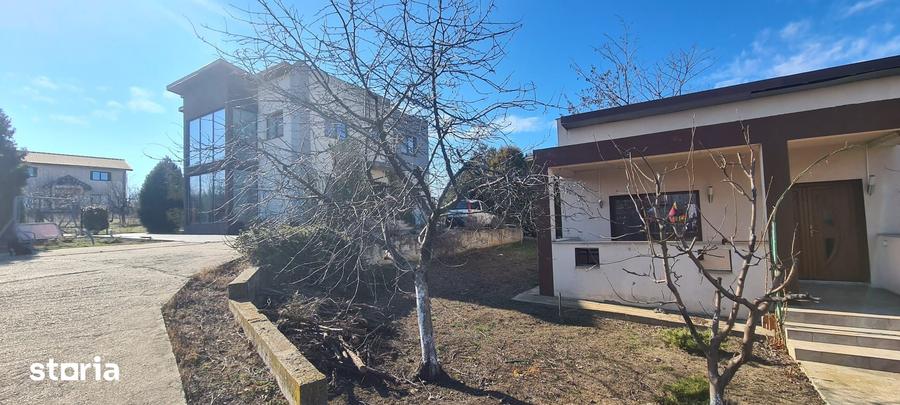 Casă cu 5 camere cu Teren 2500 Mp în Ghercești
