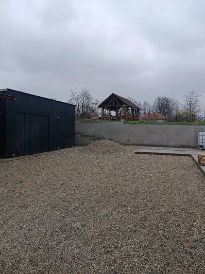 Casă cu 4 camere cu Teren 11700 Mp în Băbeni