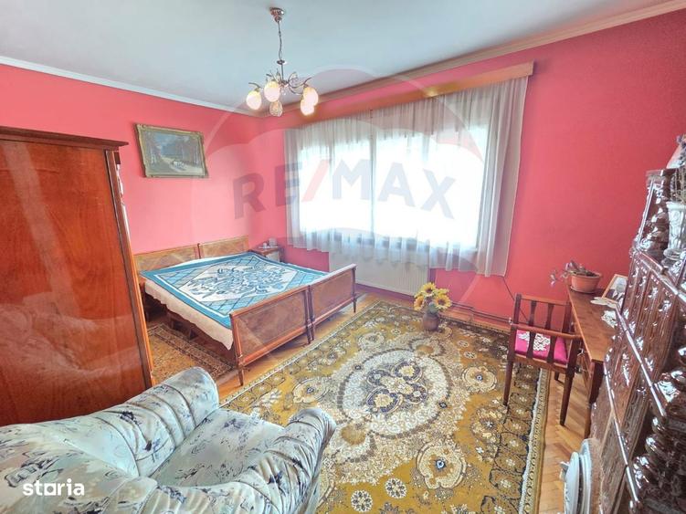 Casă cu 5 camere cu Teren 310 Mp în Central