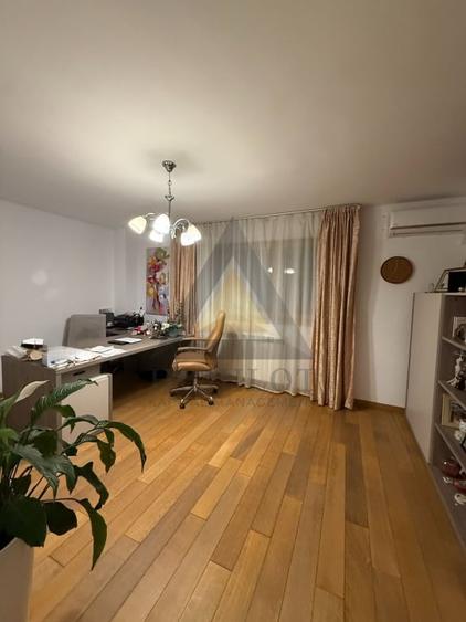 Duplex cu 7 camere cu Canalizare în Iancu Nicolae