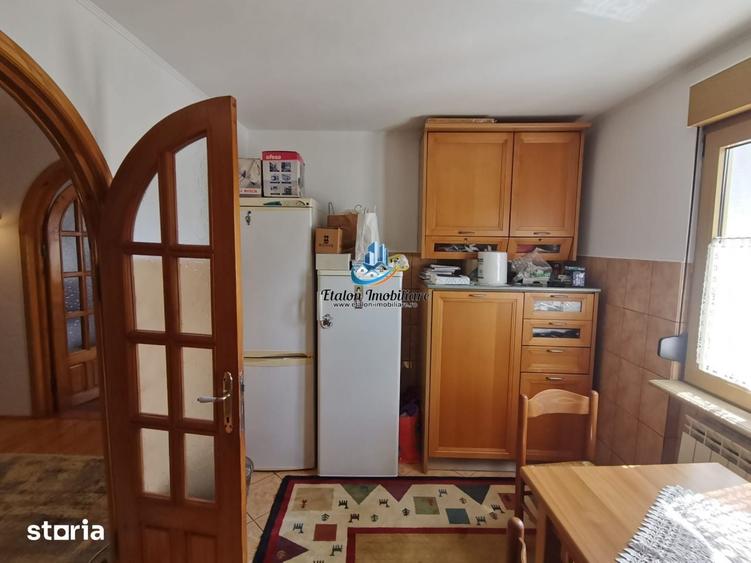 Apartament cu 3 camere decomandat în Calea Romanului