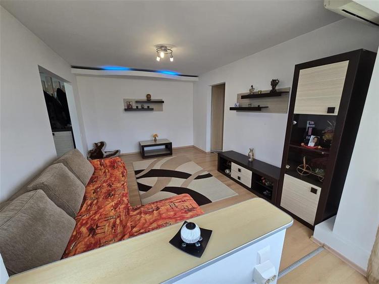 Apartament cu 2 camere semidecomandat, mobilat în Gemenii
