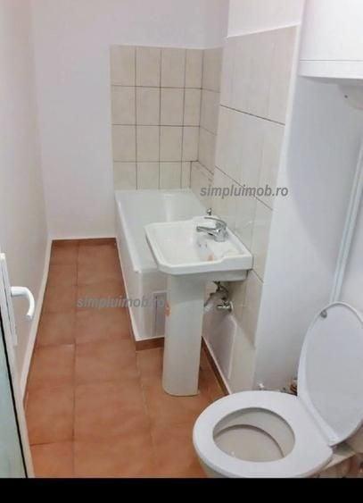 Garsonieră decomandată, mobilată în Gorjului