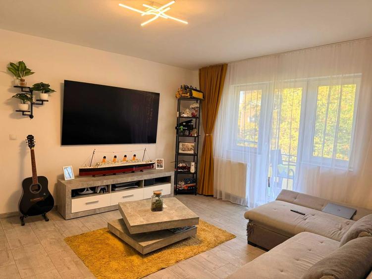 Apartament cu 2 camere semidecomandat în Rogerius