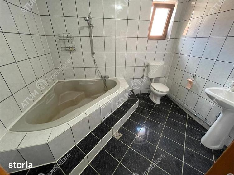 Casă cu 5 camere cu Teren 483 Mp în Trei Stejari