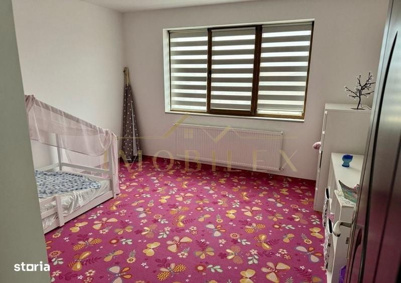 Casă cu 4 camere în Sărmașu