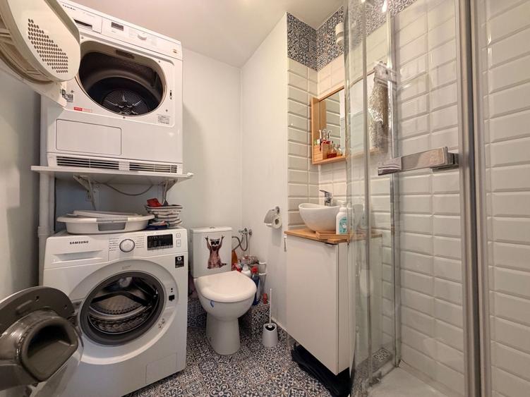 Apartament cu 4 camere semidecomandat, mobilat în Crângași