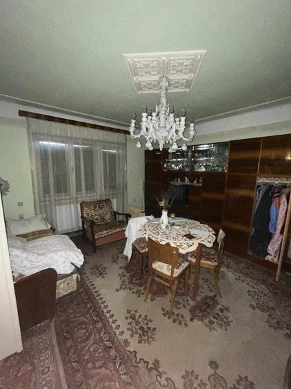 Casă cu 3 camere în Aleșd