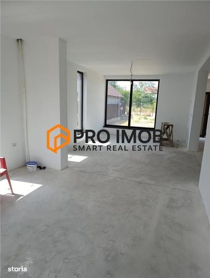Casă cu 4 camere decomandat în Căpățânești